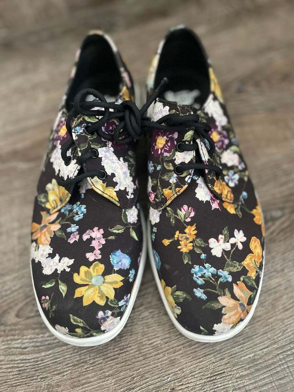 Dr. Martens Cavendish Darcy Floral Canvas Shoes Size 7